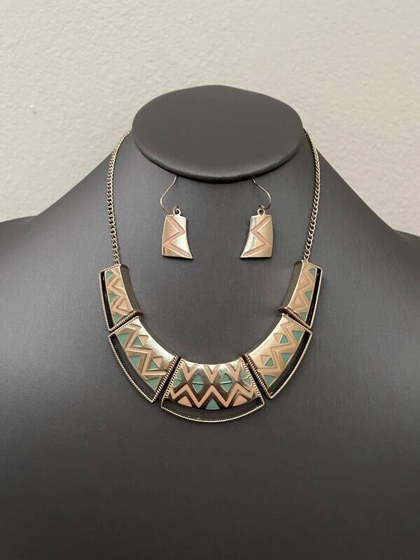 Ramiyah earring and necklace set