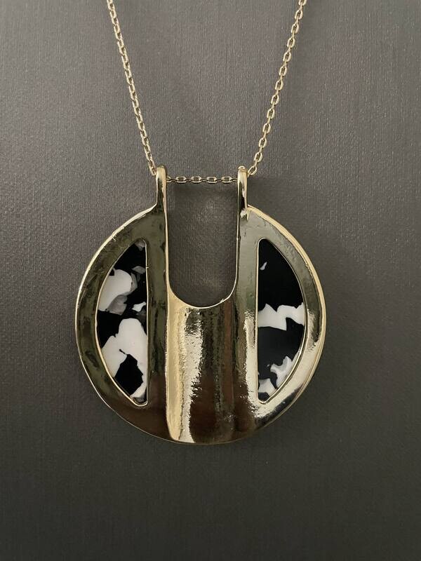 Ora Gold, Black &amp; White chain