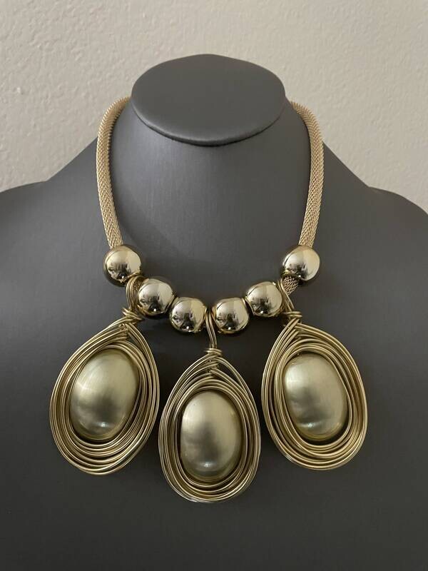 Malkah Gold Ball Necklace Set
