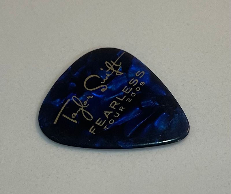 Super Rare Taylor Swift Fearless Tour Verizon Promotional Guitar Pick