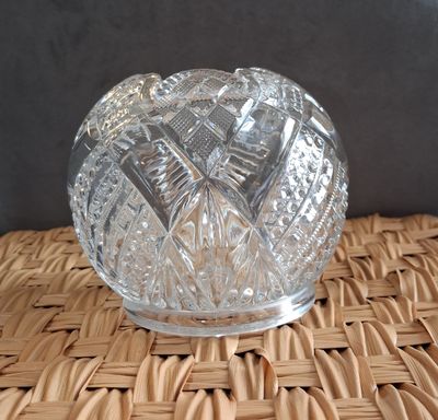 Lovely Vintage Clear Lead Crystal Etched Rose Vase with Jagged Top 5" Diameter