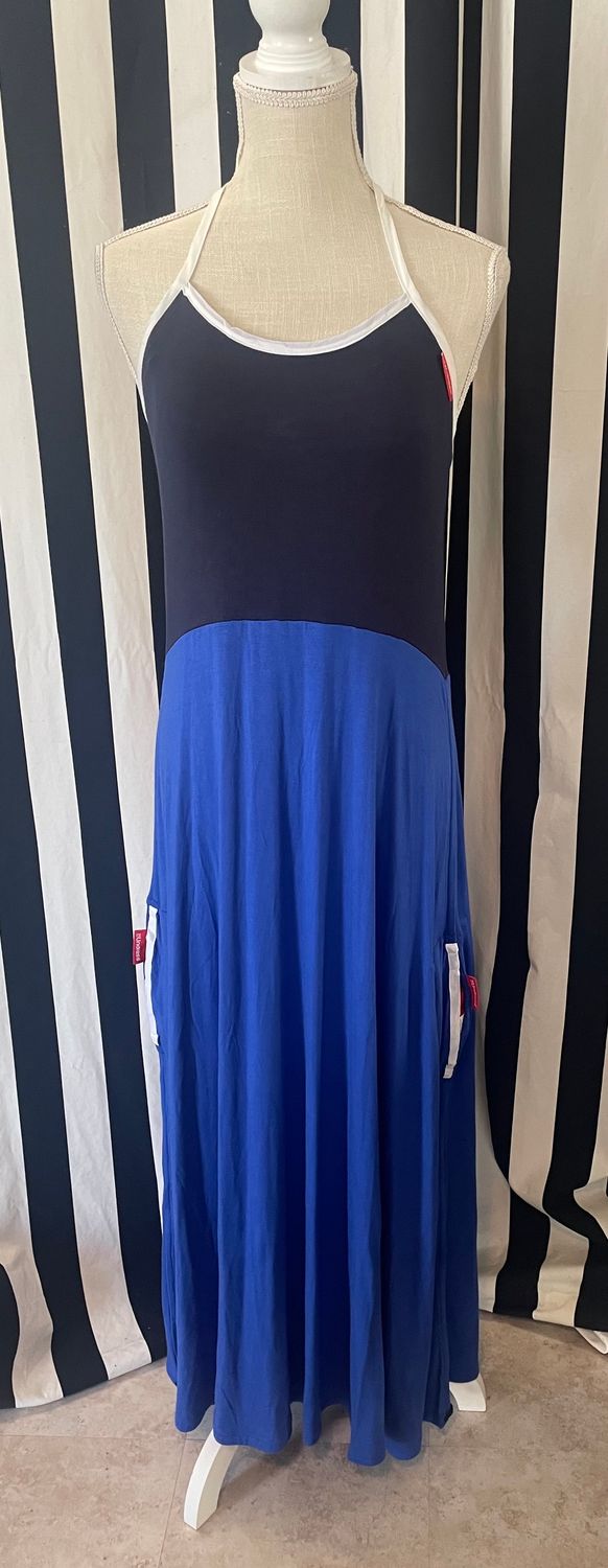 The Undress by Racerette First Edition for Active Women to Change Clothes