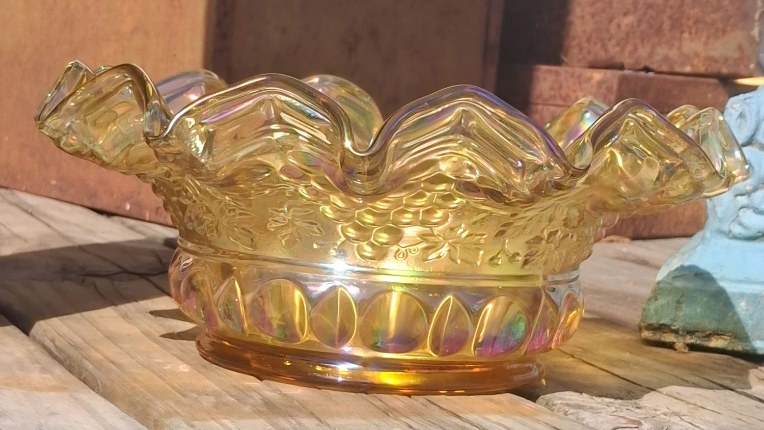 Beautiful Antique Fenton Carnival Glass Grape and Cable Marigold Bowl