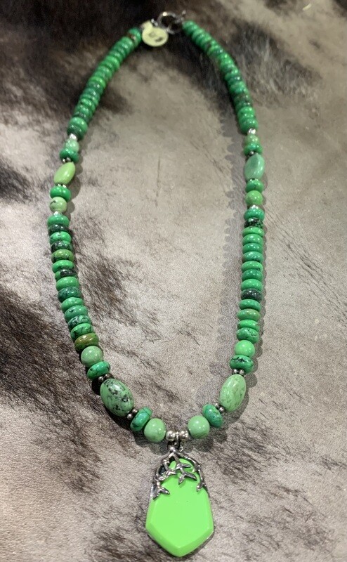 PAIGE WALLACE GREEN NECKLACE