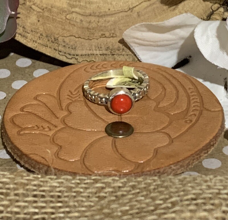 PAIGE WALLACE CORAL SM ROUND RING SIZE 8