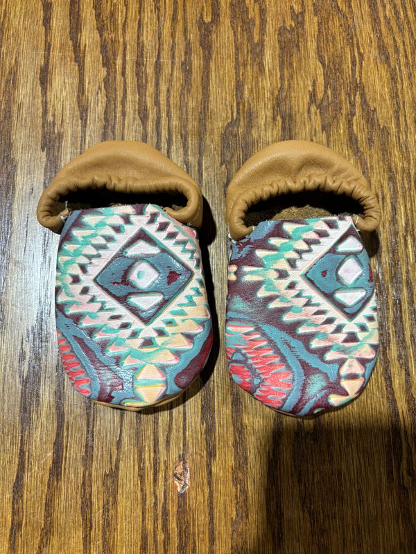 NATIVO COWHIDE MOCS