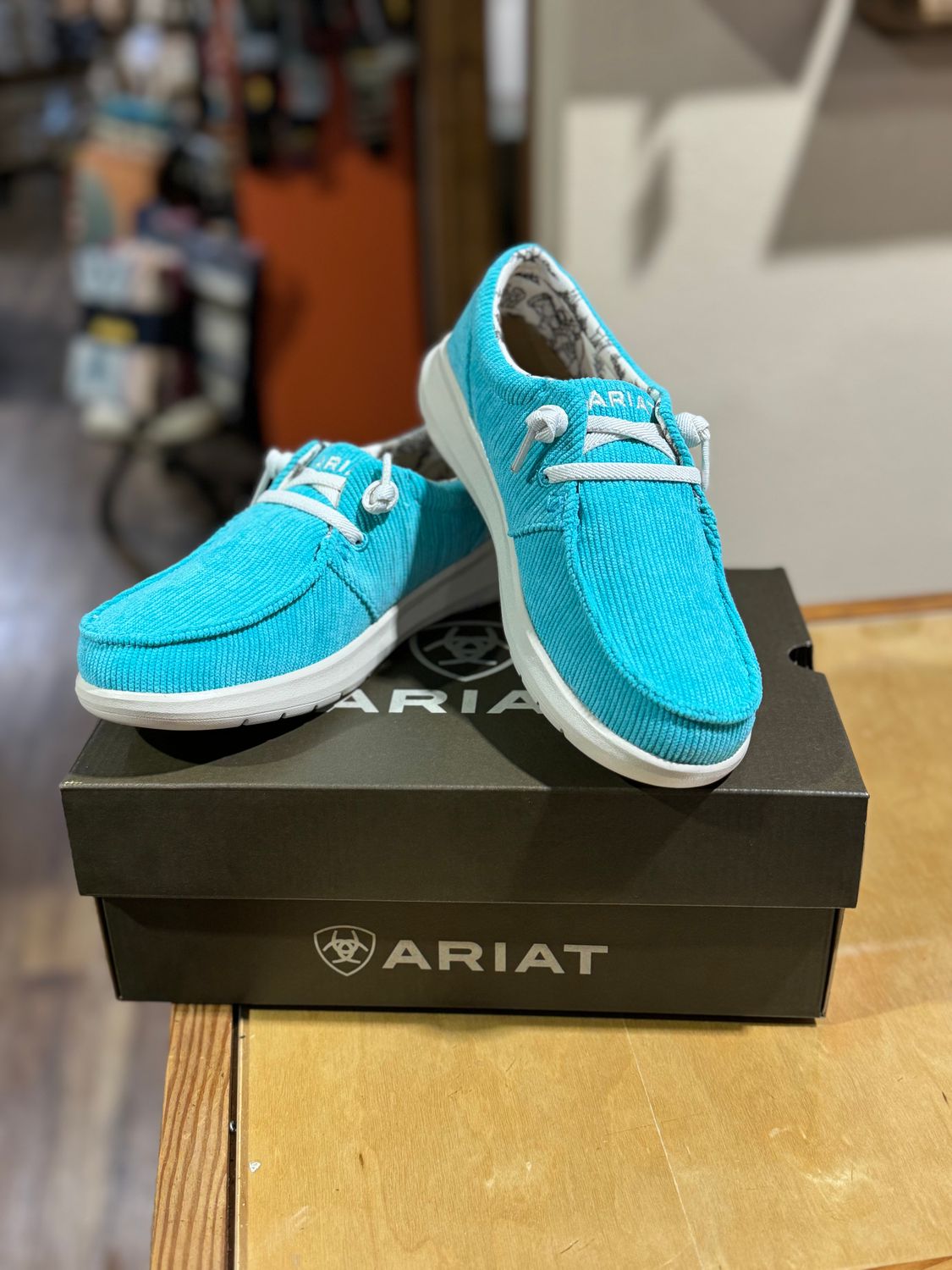 Ariat Women&#39;s Hilo Corduroy Casual
