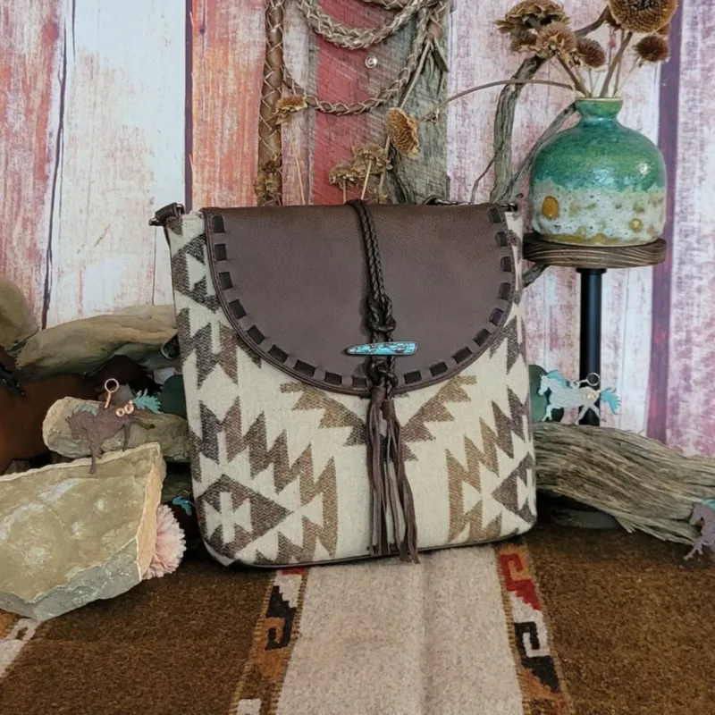 Women&#39;s Aztec Blanket Style Concealed Carry Crossbody