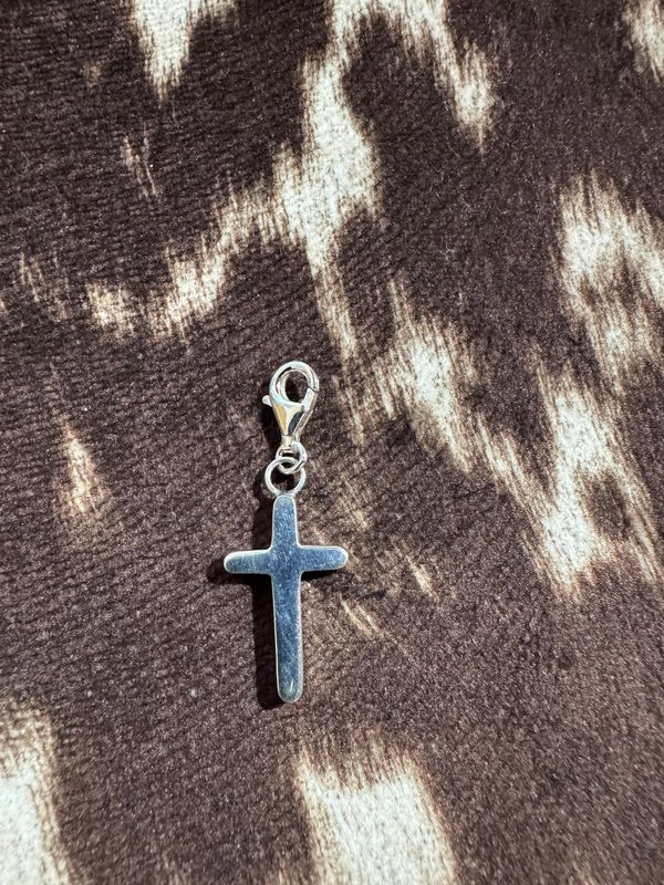 THICK CROSS CHARM