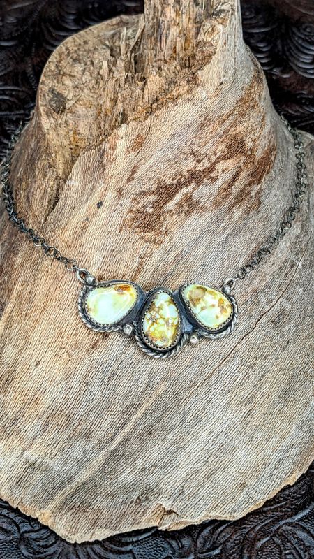 Palomino Three Stone Bar Necklace