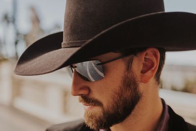 SUNGLASSES