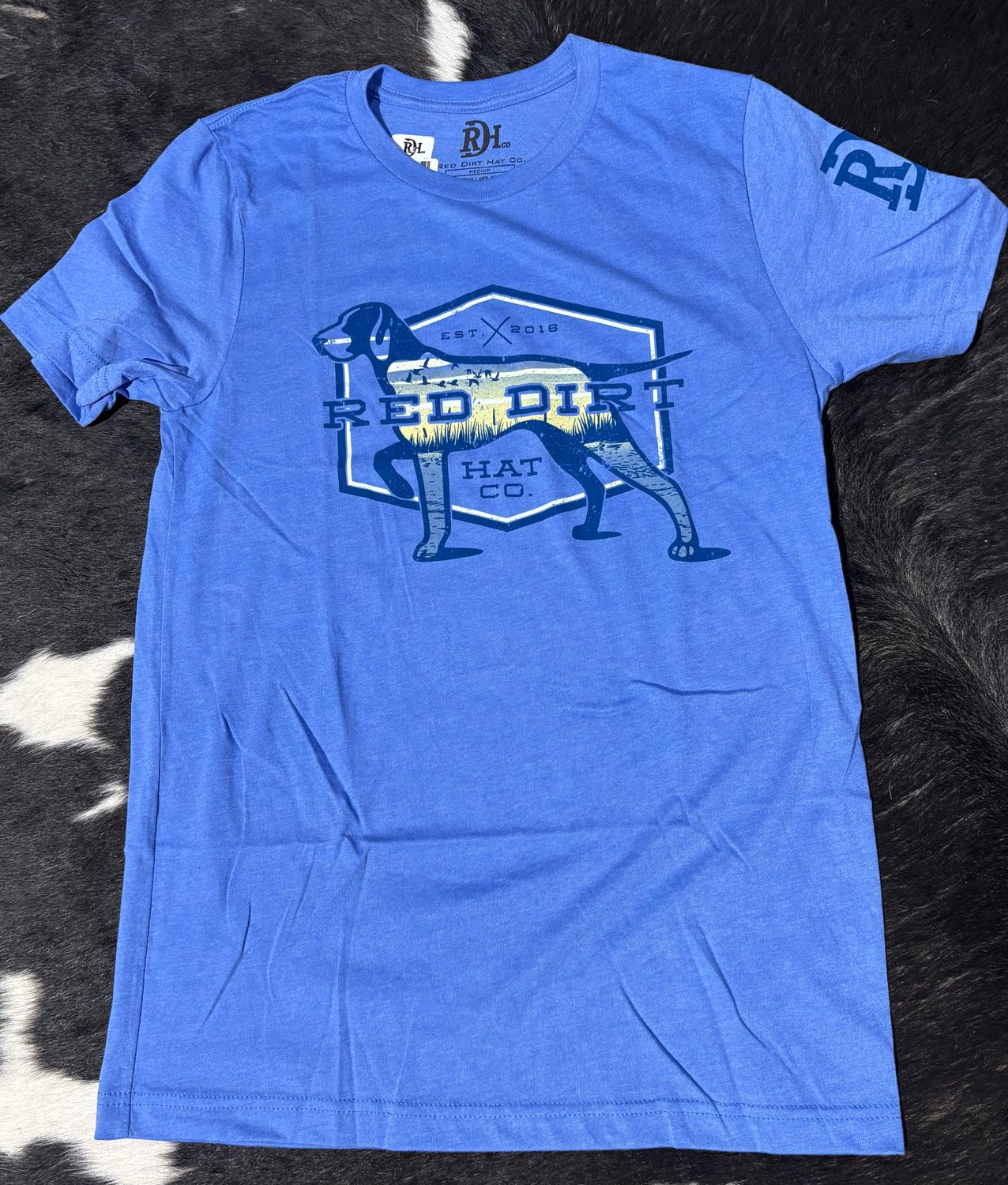 Red Dirt Hat Co. T-Shirt &quot;Pointer&quot;