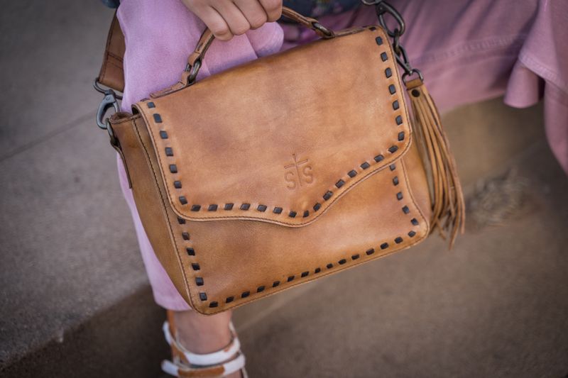 STS Bandera Dakota Crossbody