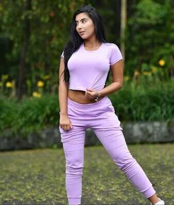 Jogger y camisa