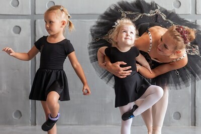 Tots Ballet (4-5 years) Tots Ballet (4-5 years)