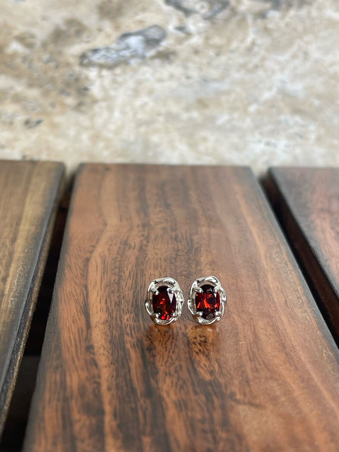 Q-002石榴石耳環 Garnet Q-002石榴石耳環 Garnet