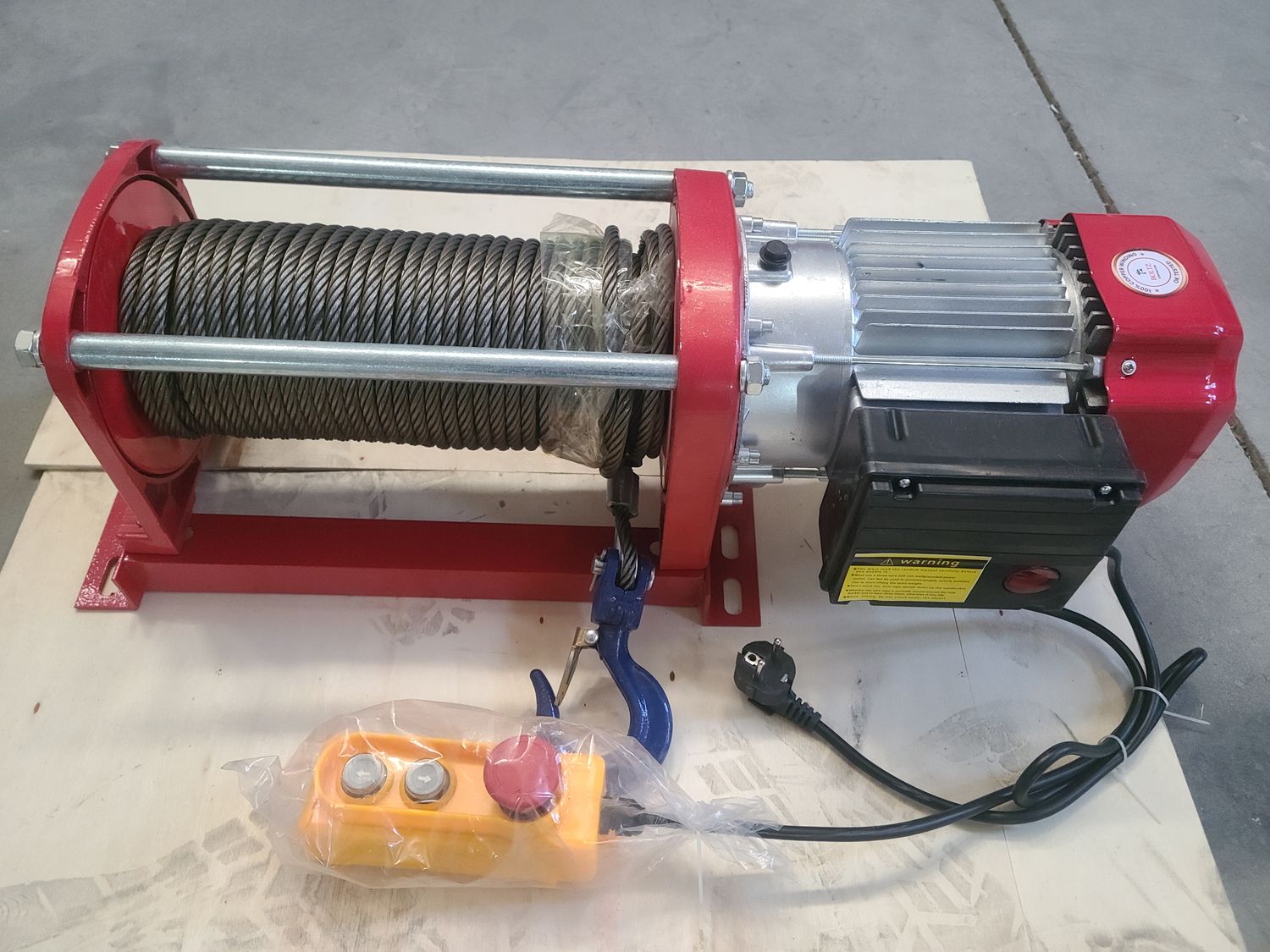 Boltz 500-1000 KG capacity 3 KW High Speed KCD Winch With 8 MM &amp; 50 meter Wire Rope