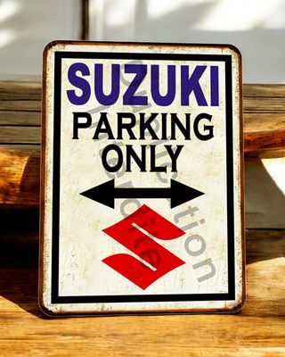 Plaque métal vintage Parking Suzuki