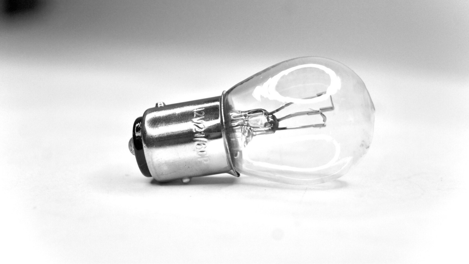 Ampolleta de doble contacto