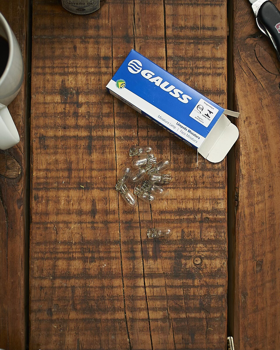 ampolletas tipo cola de pescado de 5W (caja 10 und)