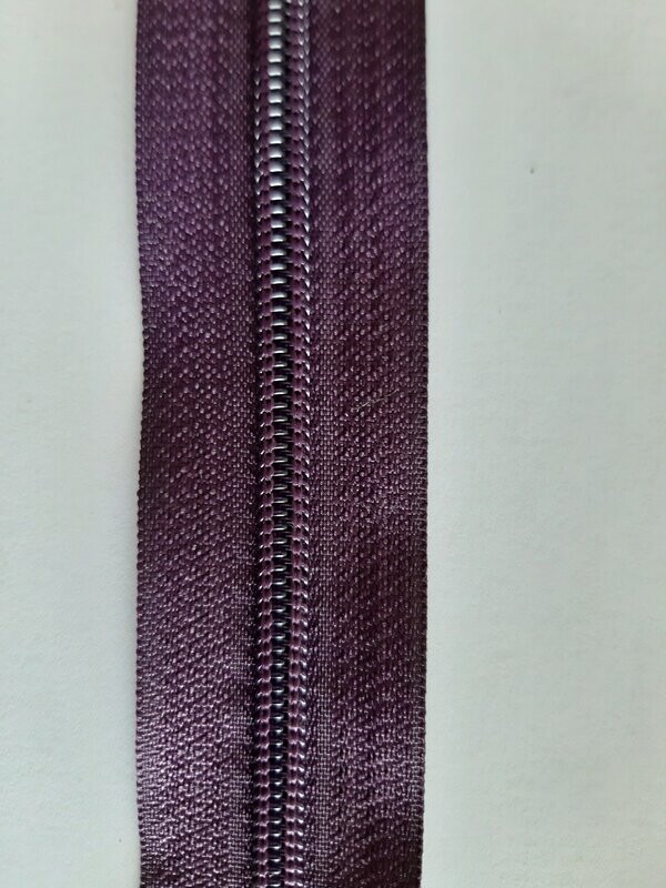 zip maille 5 Aubergine C24 (vendu au mètre)