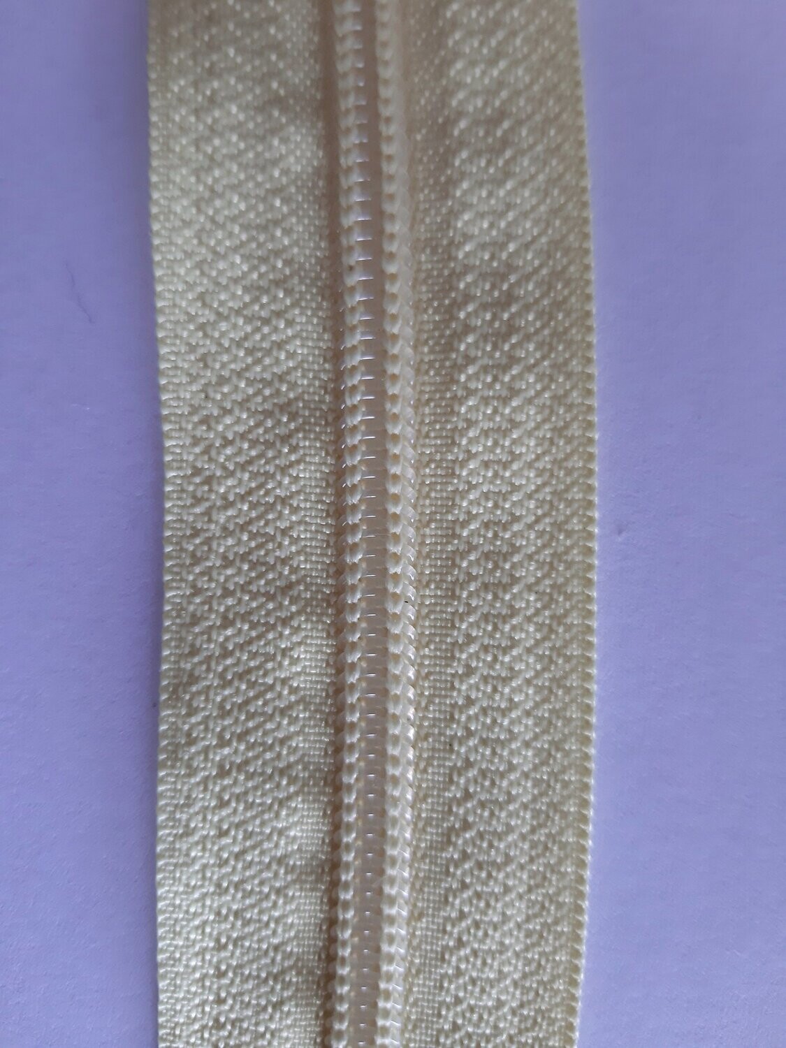 zip maille 5 Jaune Pâle C28 (vendu au mètre)