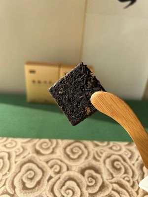 2024 Shaanxi Fu Tea Town ” Si Lu Hong Fu “ Silk Road Golden  Flower Black Tea Fu Tea 80g ( 4g × 20 bricks) Shaanxi Fu tea.