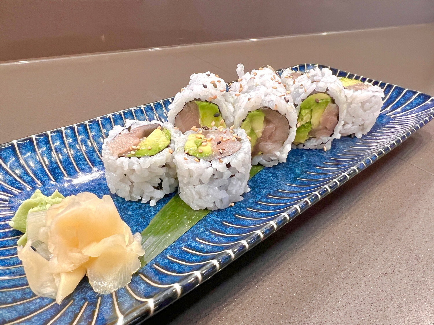 Tuna &amp; Avocado Roll