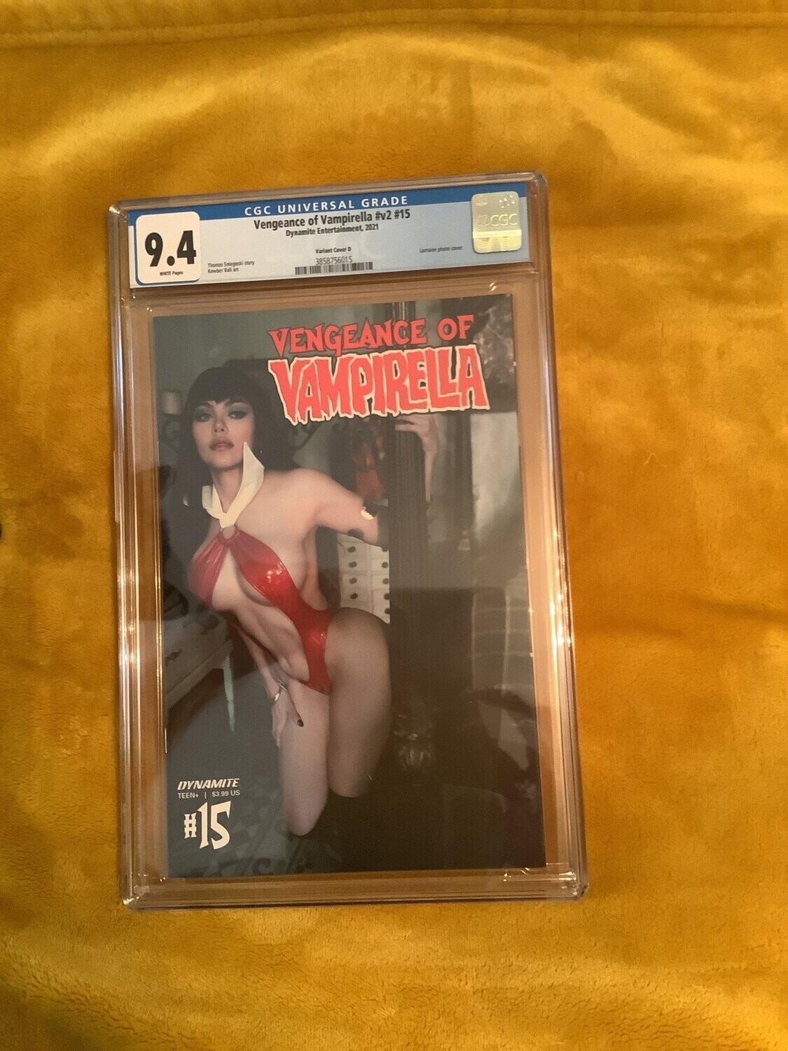 Vengeance of Vampirella v2 # 15 cosplay cover CGC 9.4