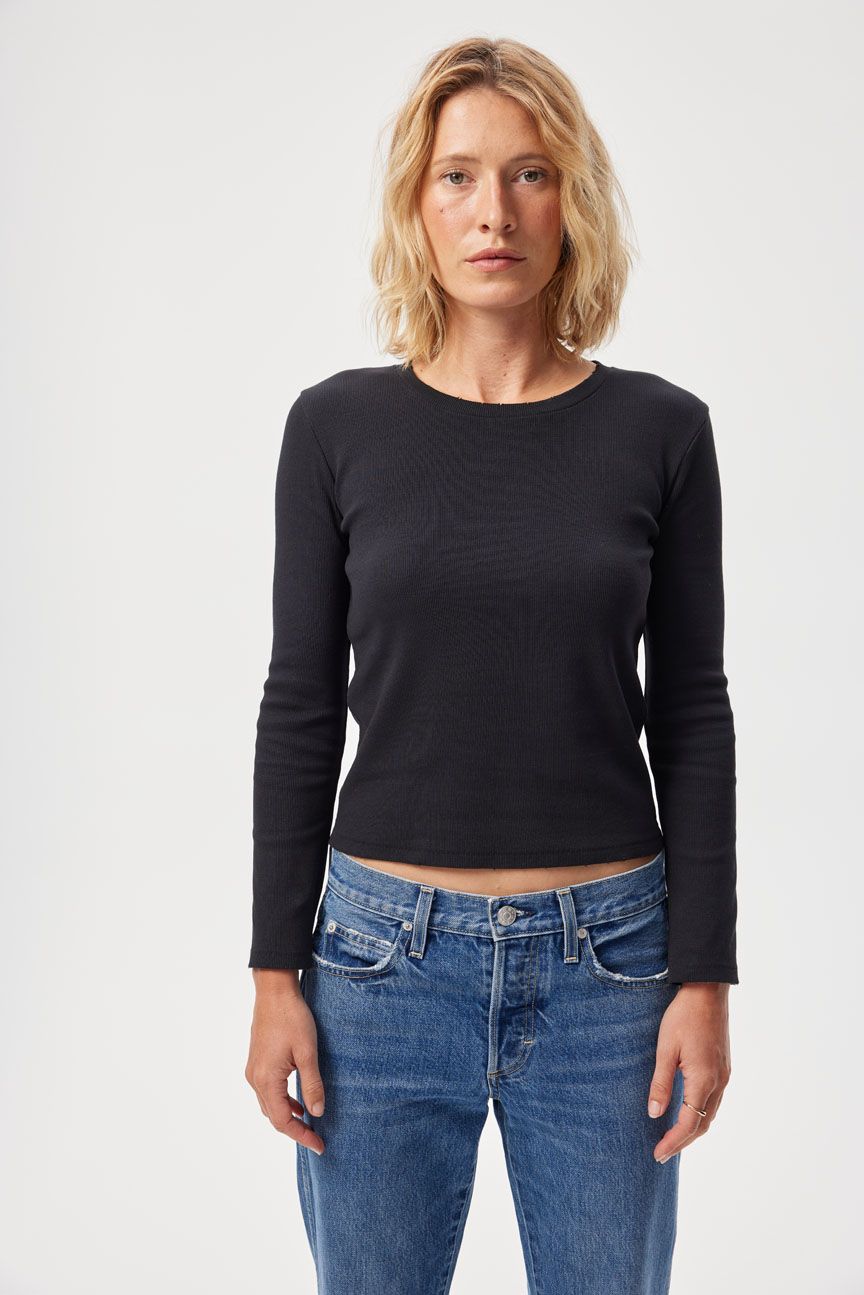 Amo Slim Rib Tee in Black