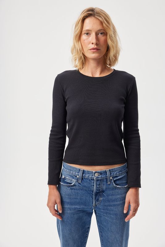 Amo Slim Rib Tee in Black