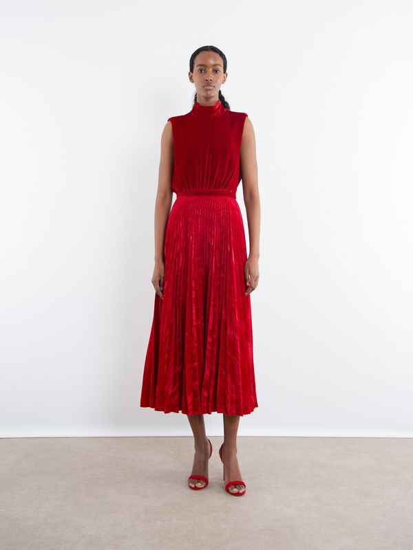 Saloni Fleur Velvet-C Dress in True Red
