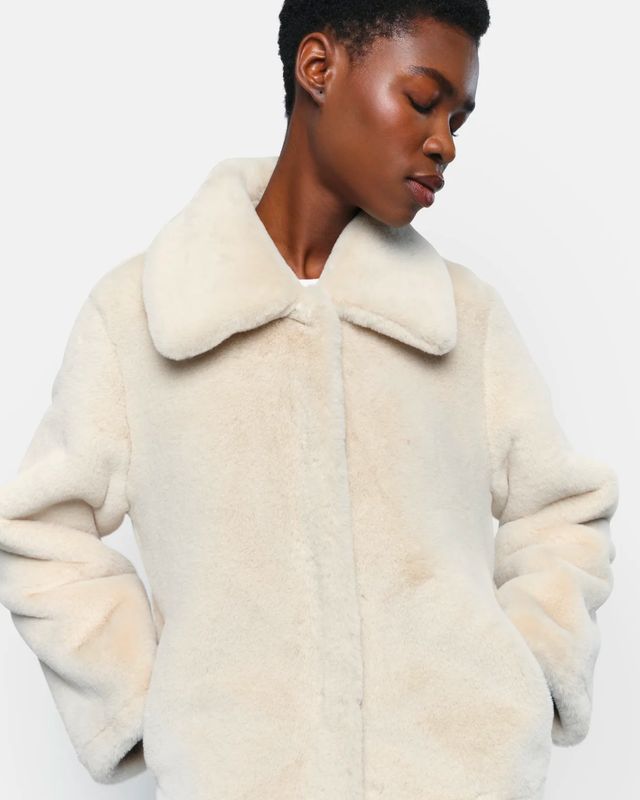 Apparis Elis Short Coat in Latte