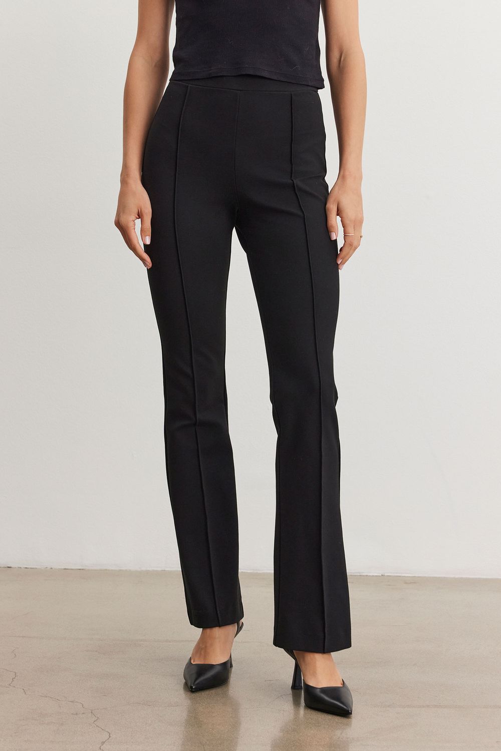 Velvet Albee06 in Black