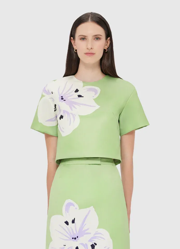 Leo Lin Indie Sleeve Top in Hibiscus in Matcha