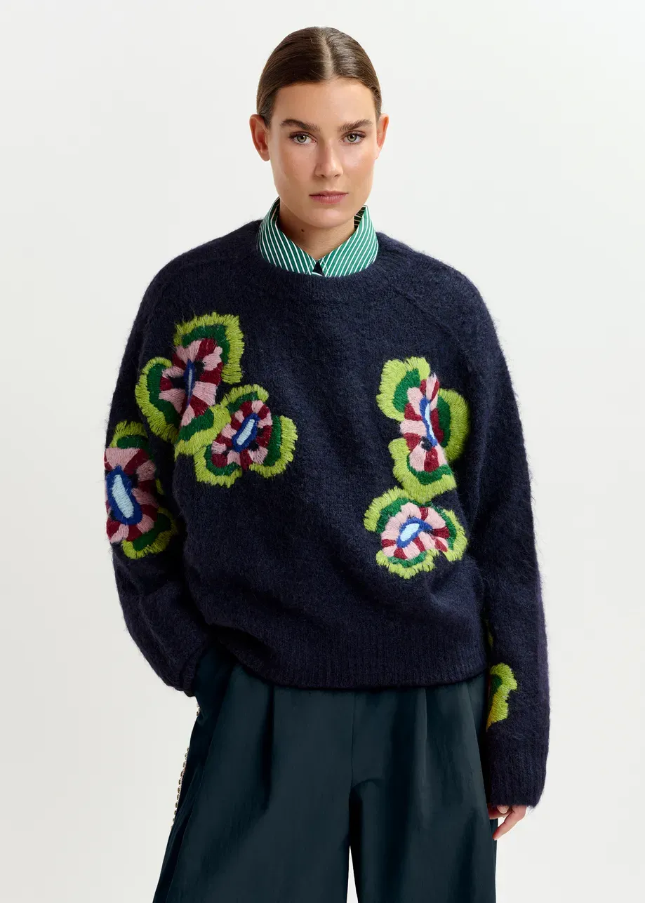 Essentiel Impossible2 Embroidered Knit in Combo2 Navy