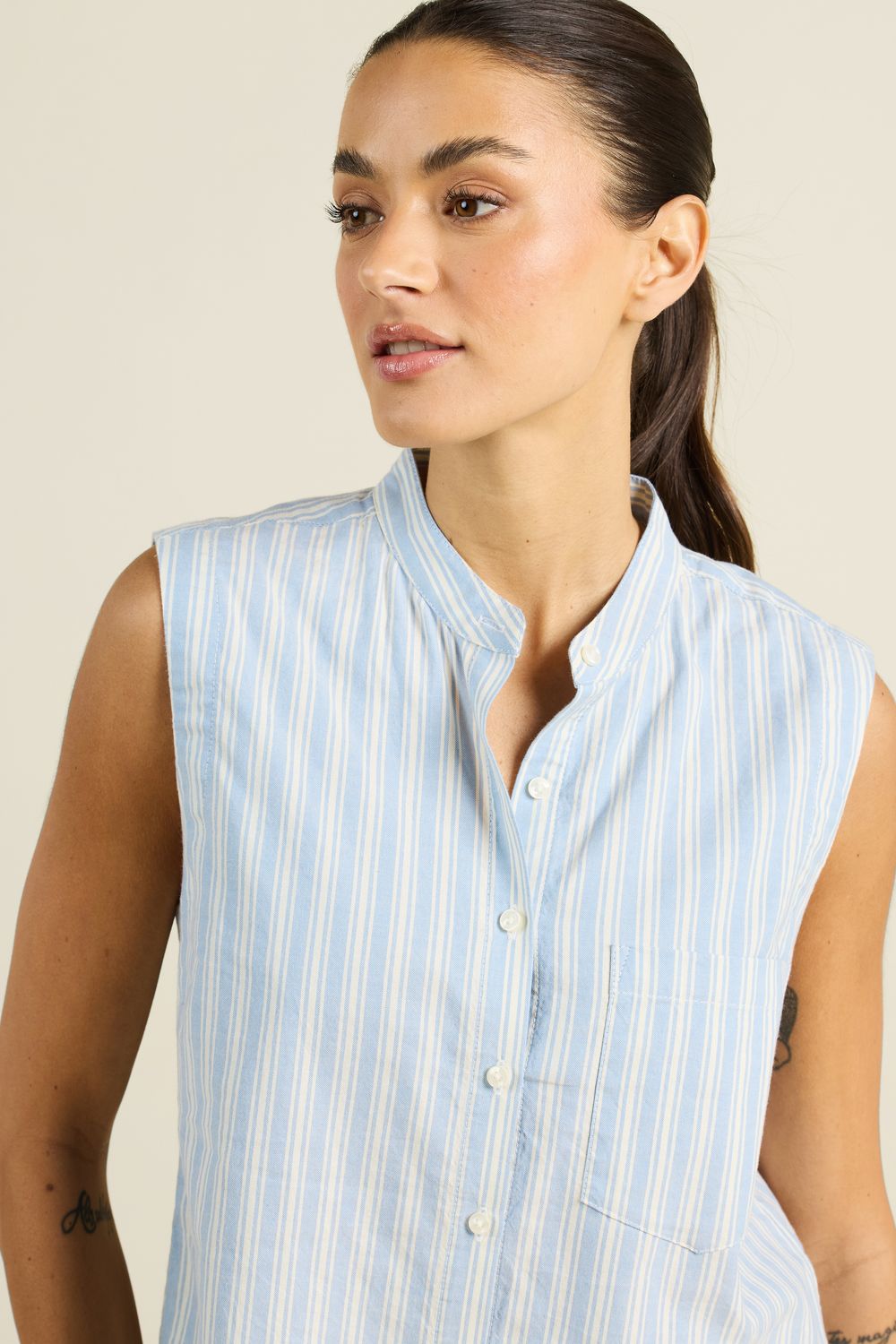 Trovata Eres Sleeveless Shirt in Blue Oxford Stripe