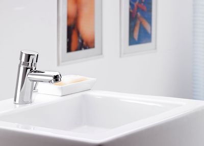 Mitigeurs de lavabo temporisés