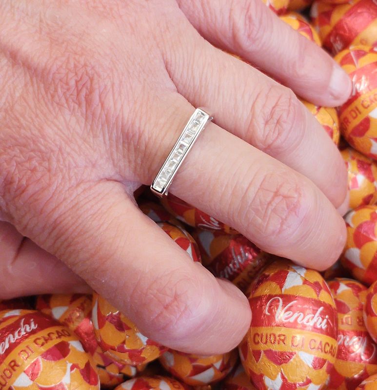 Anello in argento 925 c/zirconi carre' regolabile