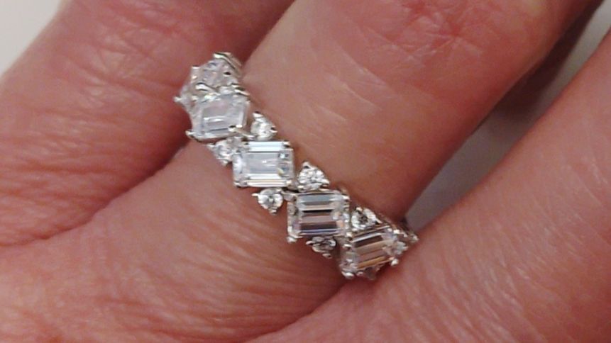 Anello in arg.925 zirconi rotondi e baguette bianchi. Regolabile