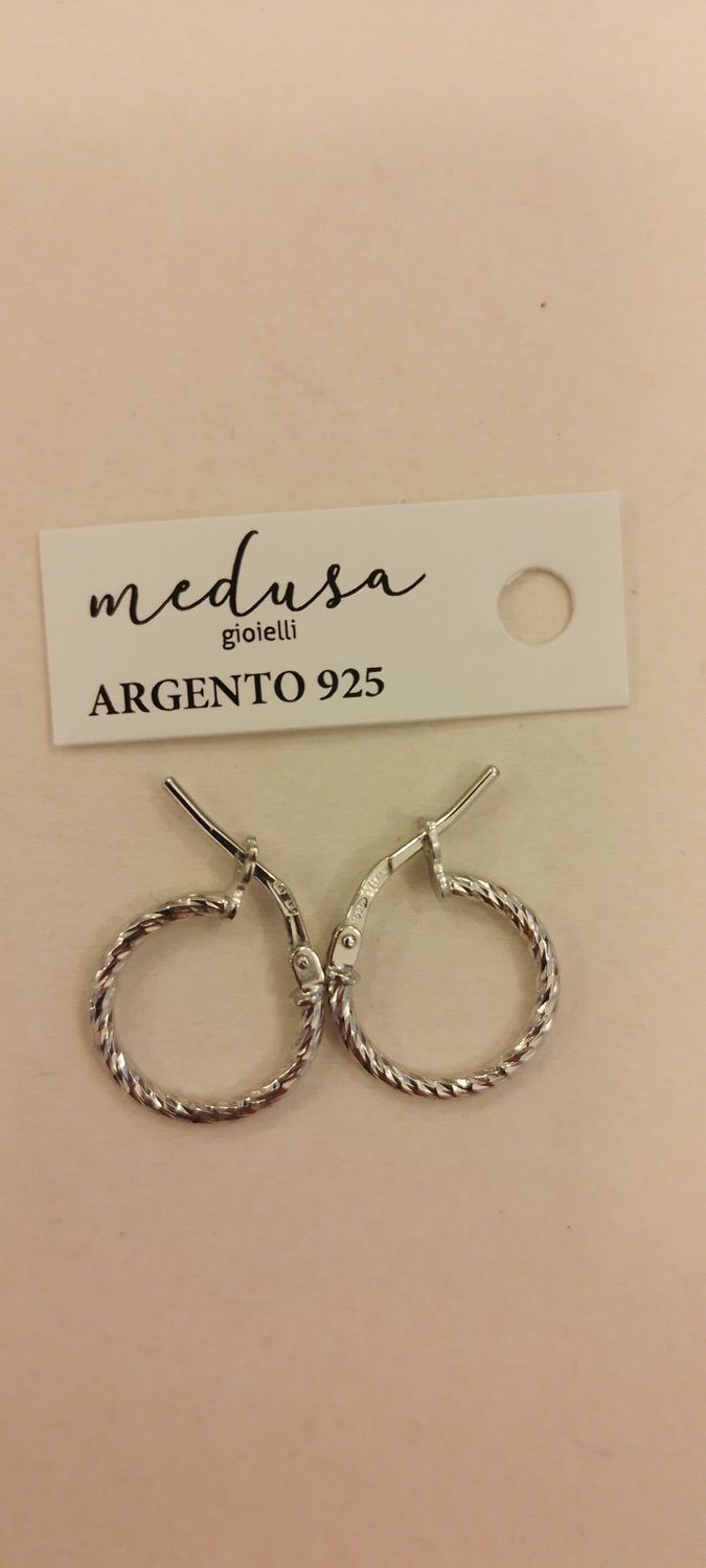 Orecchini in argento 925, cerchio diamantato