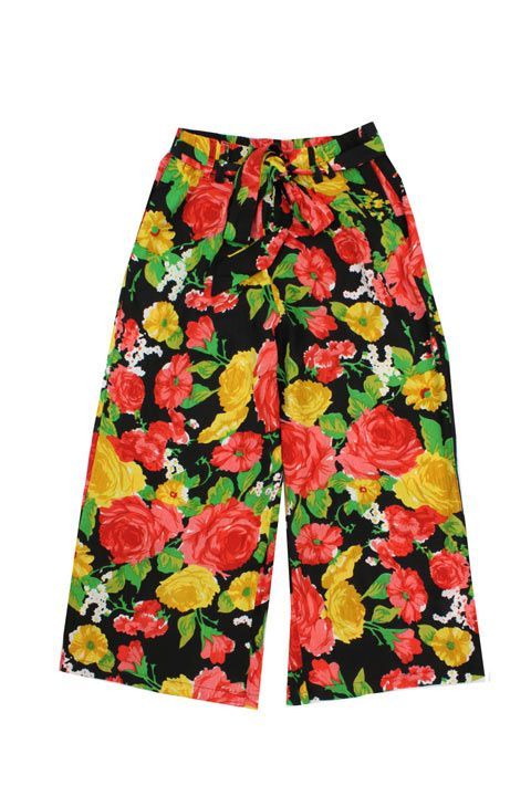 Pantaloni 3/4 82cm fiori 100% viscosa 2TG S/M, M/L Pantaloni 3/4 82cm fiori 100% viscosa 2TG S/M, M/L