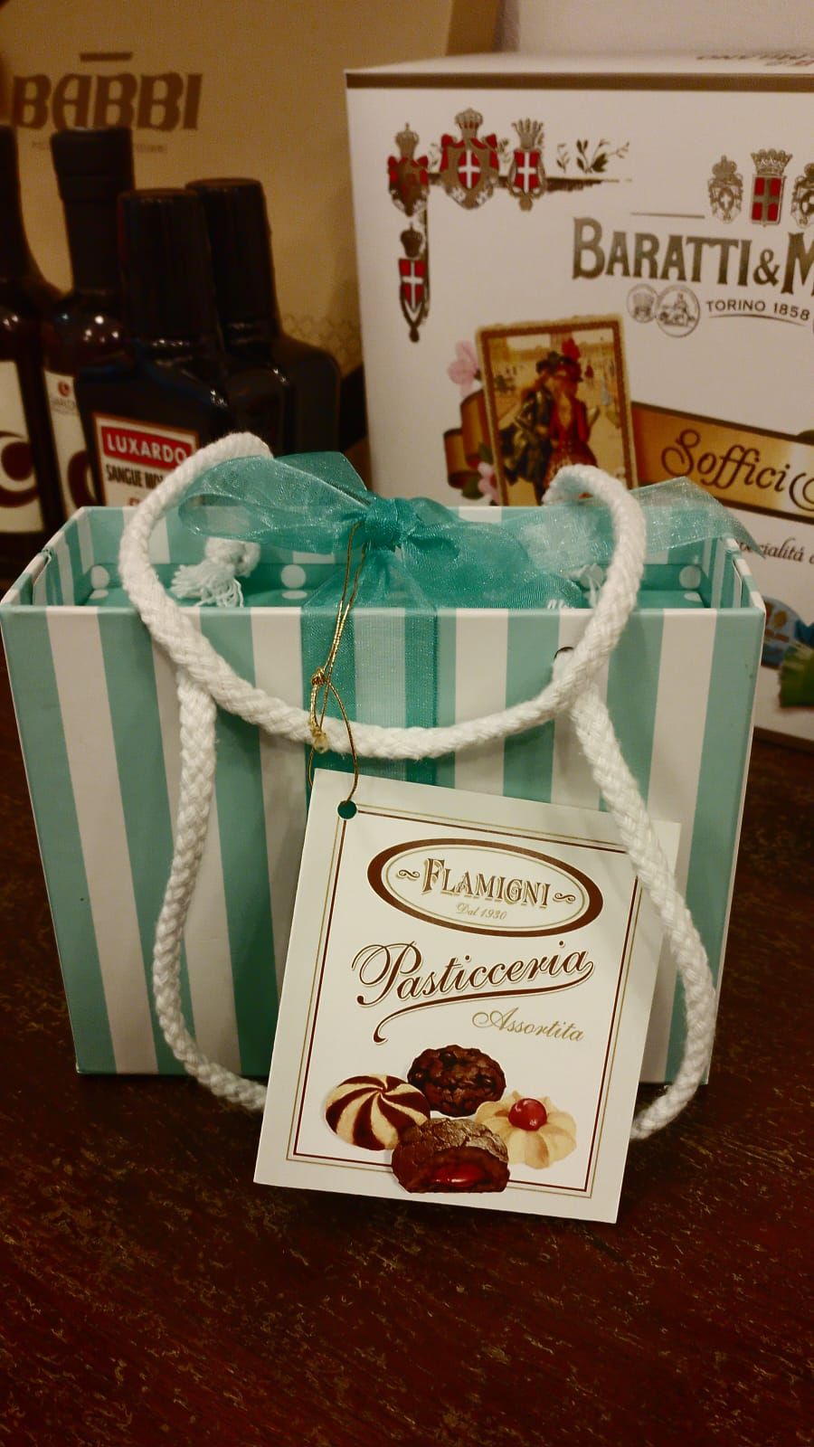 Valigetta manici in corda c/pasticceria da tè 150g