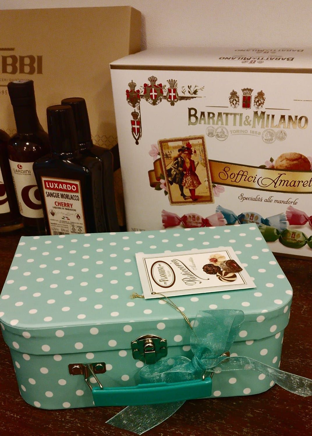 Valigetta c/pasticceria da tè 300g