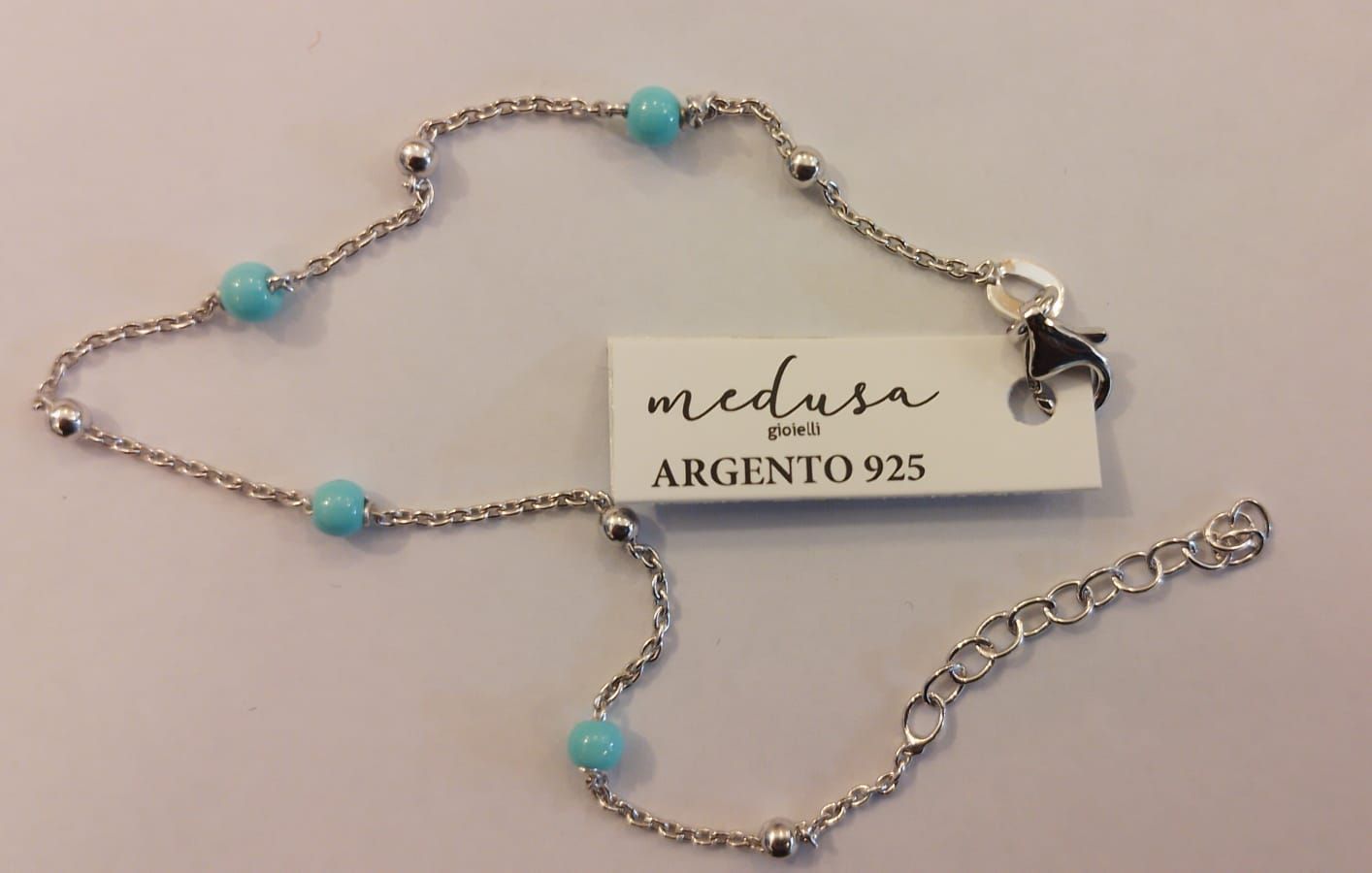 Bracciale in argento 925 c/sfere lisce (2,6mm) alternate a sfere pasta di turchese (3,5mm). Cm 16+4