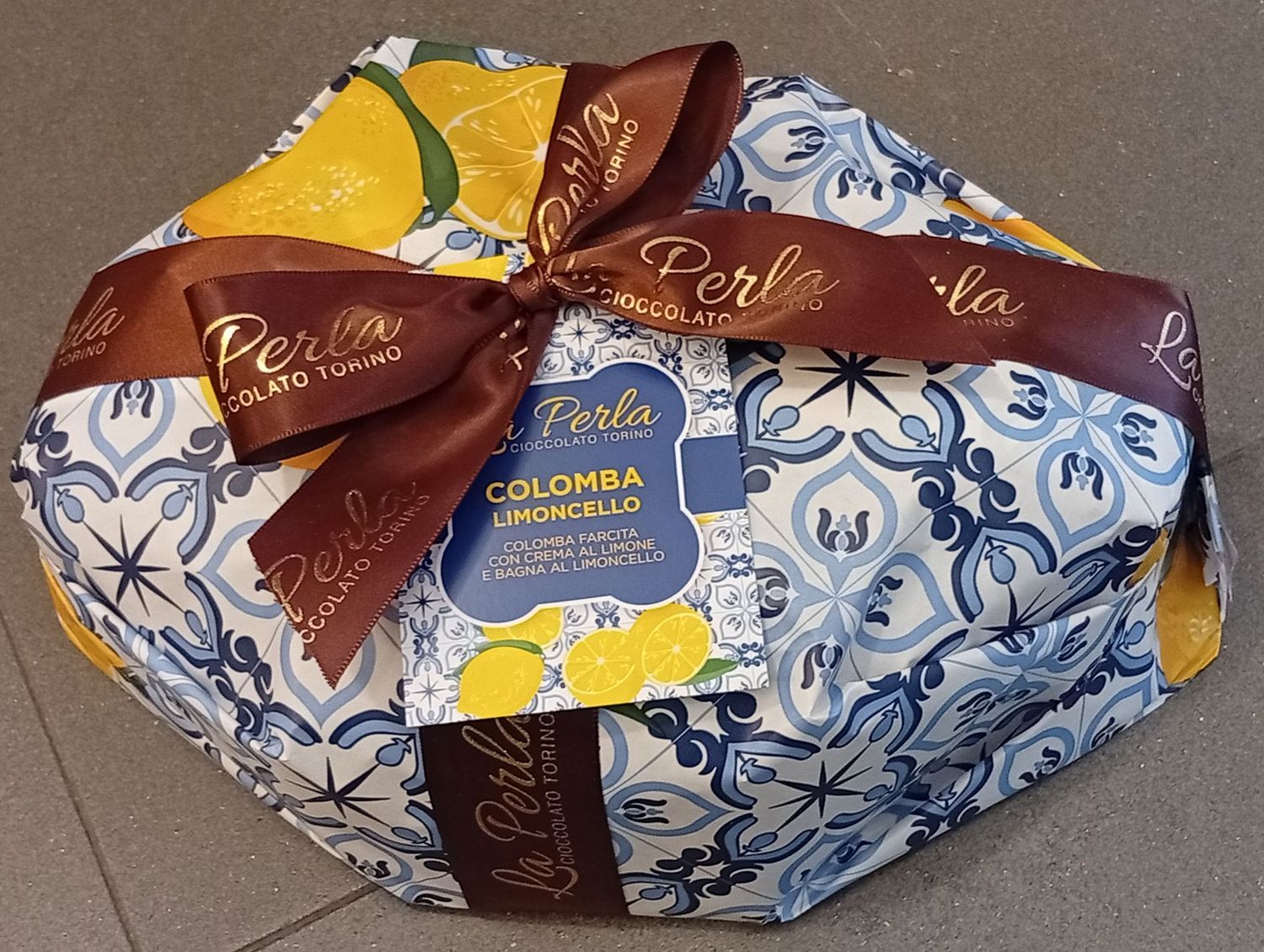 Colomba con crema al limone e bagna al limoncello 750g
