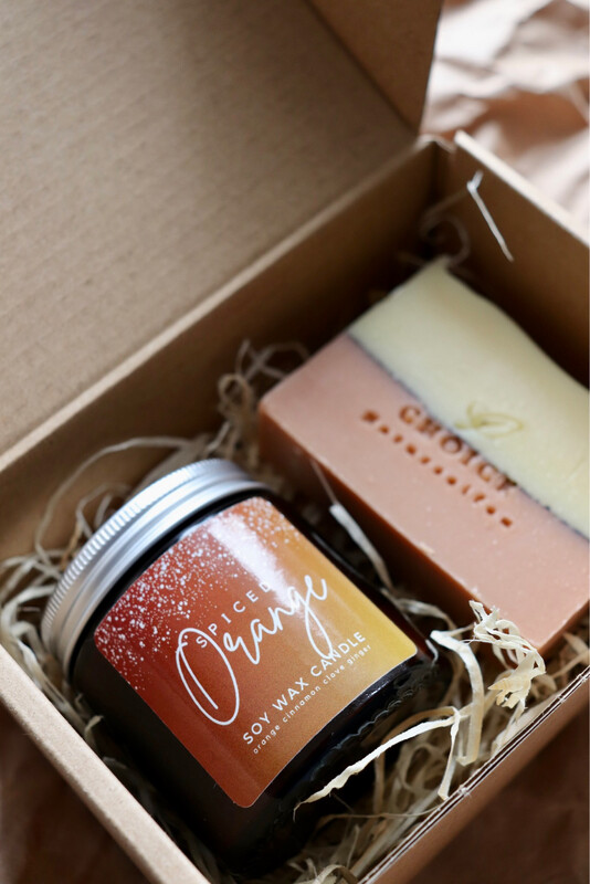 Geschenkset mit Naturseife, Sojawachskerze im Glas, Duftkerze mit ätherischen Ölen, Kerze Geschenkset, Geschenkset Hygge