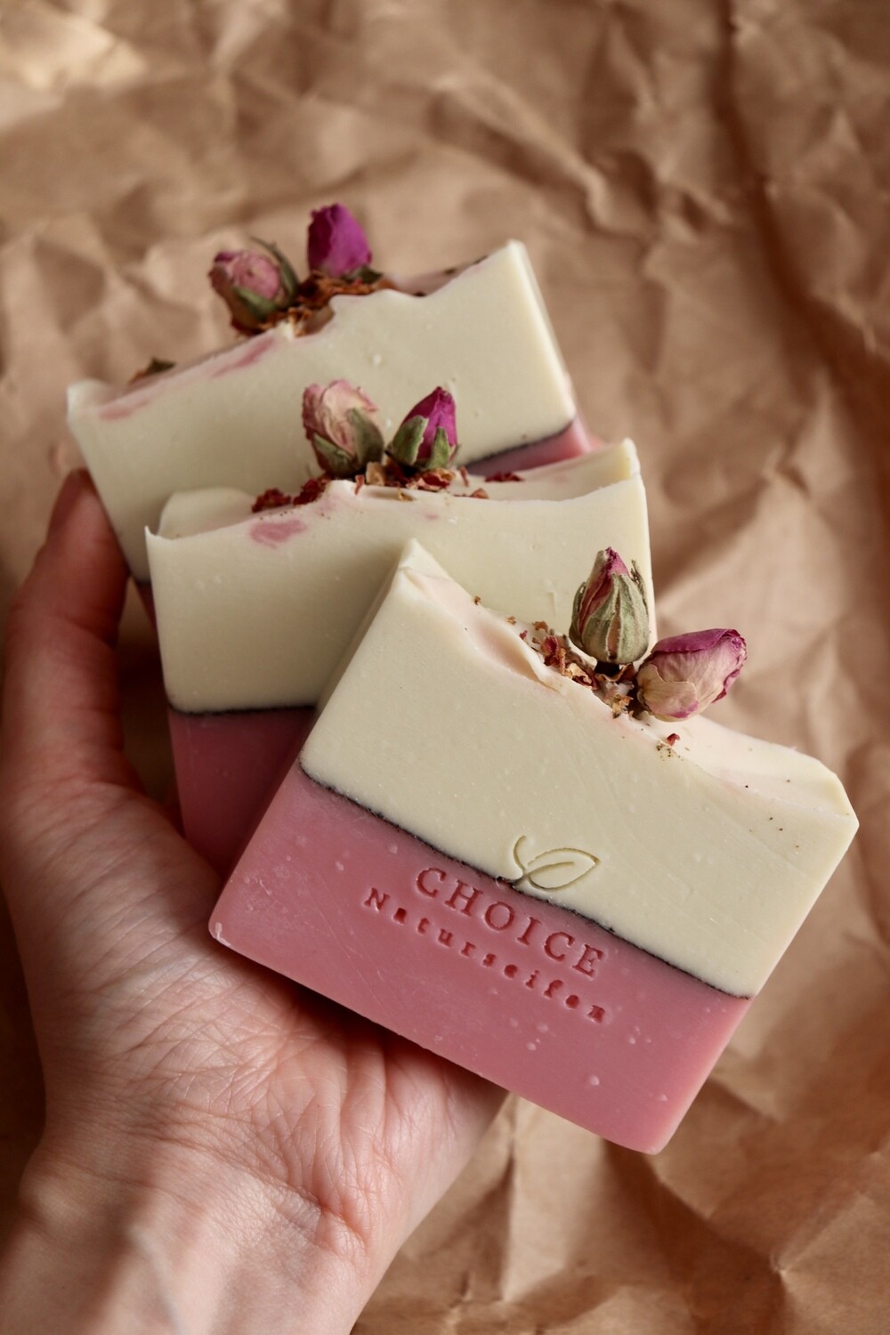 Naturseifen kaufen | vegane Seife ohne Palmöll | Naturseife mit Rosen | Bio Seife Dusche