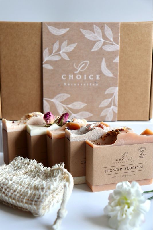 Naturseifen-Set mit floralen Düften. Naturseifen handgemacht in Deutschland. Naturseifen-Set Frauen.