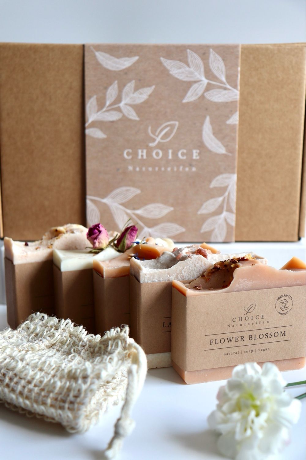 Naturseifen-Set mit floralen Düften. Naturseifen handgemacht in Deutschland. Naturseifen-Set Frauen.
